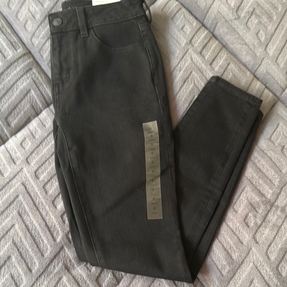 American Eagle Outfitters - Black High-Rise Jegging - Picture 2 of 9